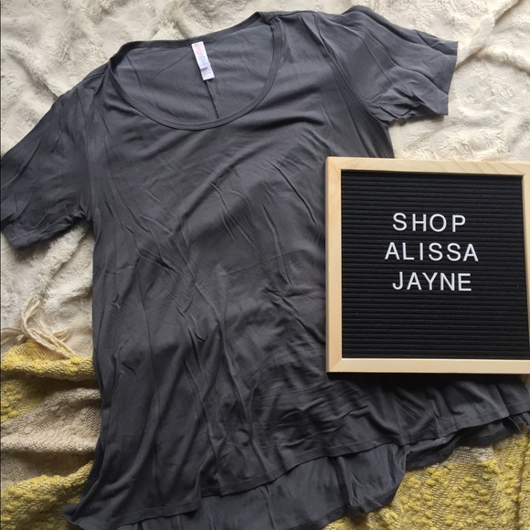 LuLaRoe Tops - LuLaRoe Perfect T⛱☀️